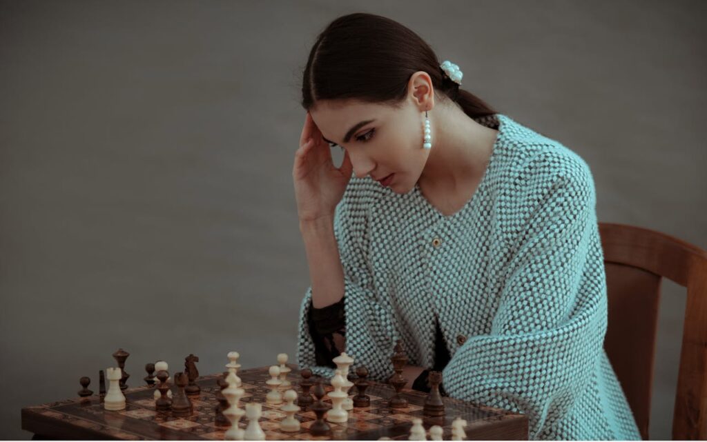 Chess vs. video games: which is better for brainpower? Explore how chess outshines video games in boosting cognitive development.