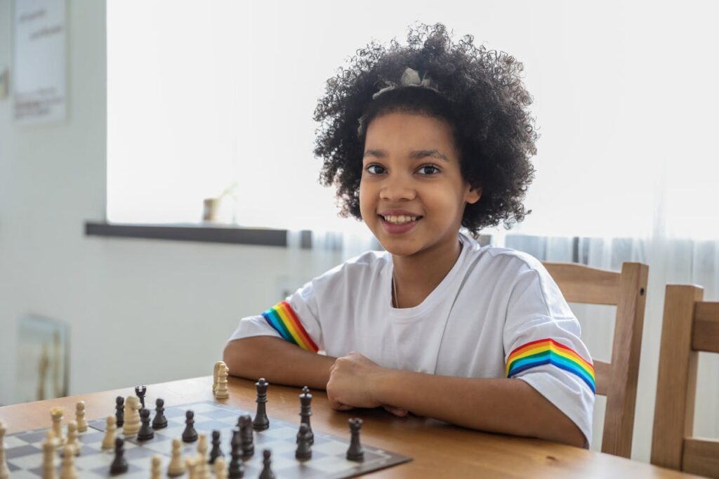 Learn how chess can help your child excel in school. Discover how this game boosts academic performance and critical skills.