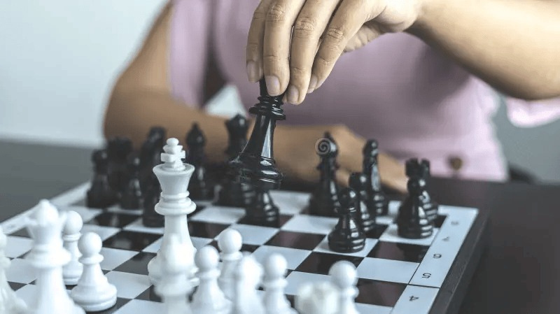 One of the core aspects of chess is the constant decision-making that occurs throughout the game. Every move a player makes requires a decision, and each decision has a direct impact on the outcome of the game.