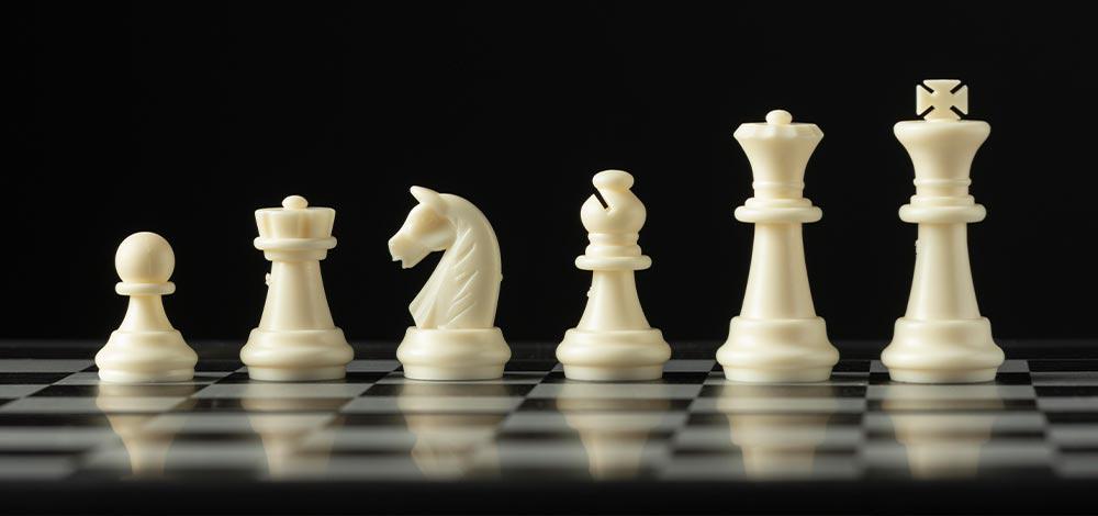 Now that we’ve covered each chess piece individually, it’s time to explore how these pieces work together. Chess isn’t just about moving pieces around the board—it's about creating a harmonious relationship between them to control the game, execute strategies, and ultimately checkmate your opponent's king.