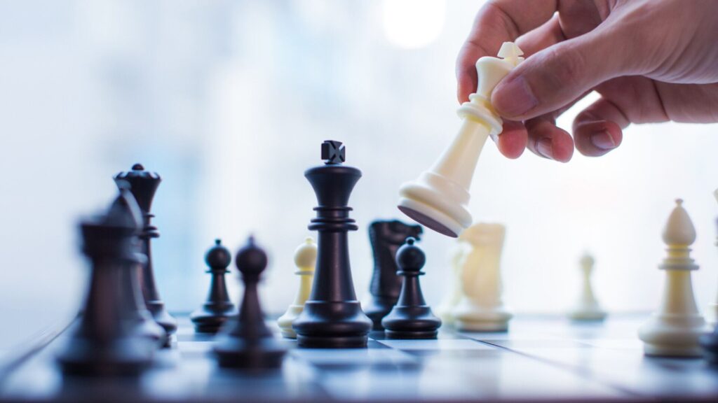 Master the endgame in chess with simple techniques for new players. Learn strategies to confidently close out your games and secure victories.