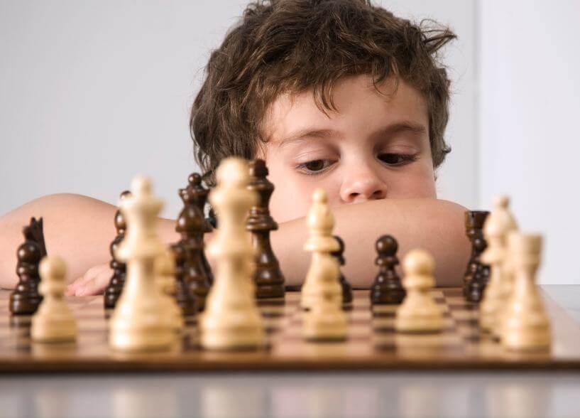 Explore why chess is perfect for teaching kids quick pattern recognition, fostering critical thinking and faster decision-making.