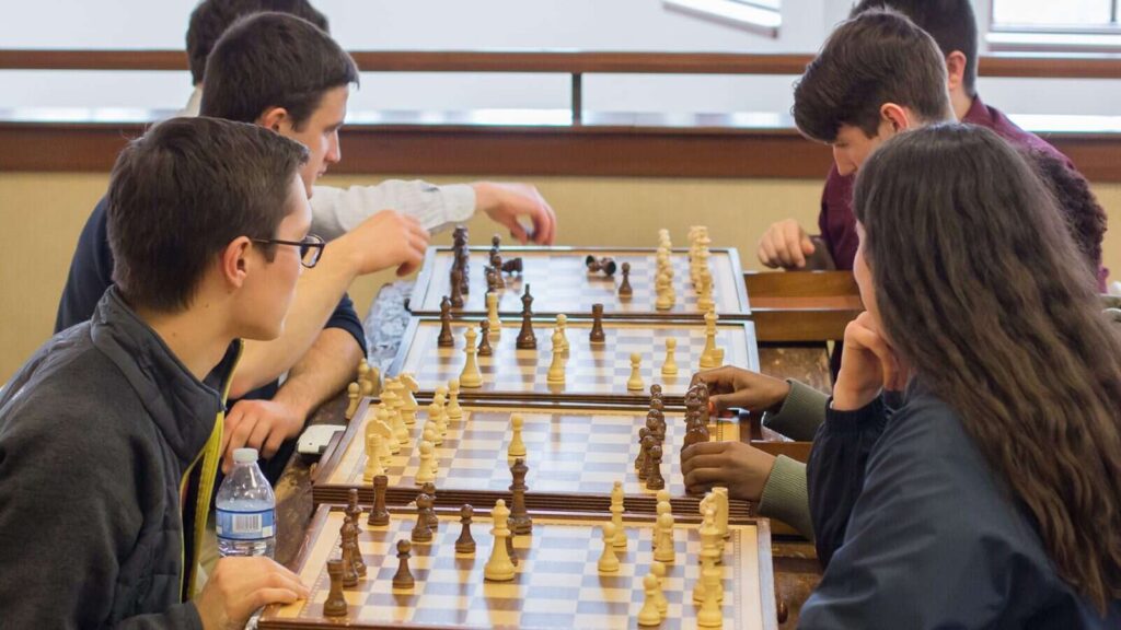 One of the best ways to stay motivated and continue improving as an amateur player is to join a local chess club. South Africa has a vibrant chess community, with clubs located in many cities and towns.