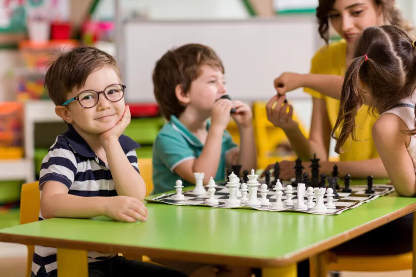 n chess, players often set both short-term and long-term goals.

A short-term goal might be to capture an opponent’s piece in the next few moves, while a long-term goal could be winning the game or mastering a new opening strategy. By regularly setting and working toward these goals, young players learn how to establish clear objectives and pursue them with purpose.