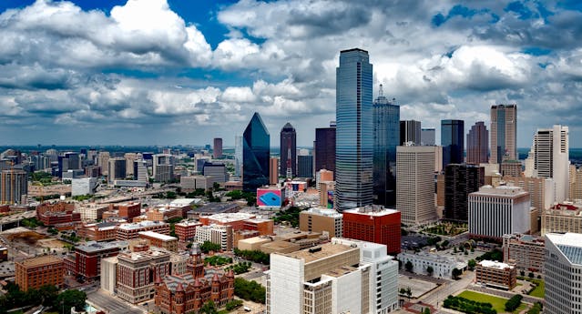 Find Texas’s best chess academies with this top 5 list. From Houston to Dallas, these centers provide top-tier coaching for youth and adult players alike.