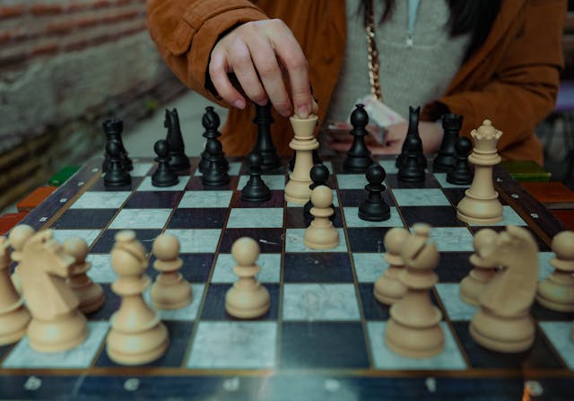 Explore the top 5 chess academies in Louisville, KY. Get expert coaching, structured training, and personal development for players of all levels and ages.