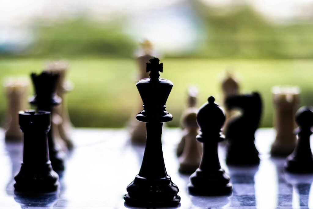 They watch videos. They use apps. They join Zoom calls. They text, swipe, tap — and they do it all fast. That’s their world. So, it only makes sense that the way they learn chess should fit into that world too.