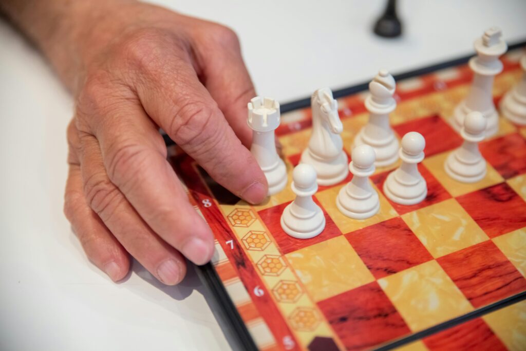 Offline programs often don’t have clear progress goals. Kids just “attend” classes without knowing what they’re working toward. There’s no talk of leveling up, preparing for specific tournaments, or reviewing past mistakes in a structured way.