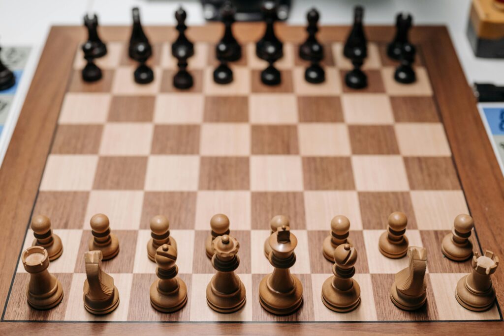 We’ve already looked at some basic challenges with offline chess classes. But there’s more to this story—especially if you’re a parent planning your child’s learning journey or even a coach trying to grow your own chess academy.