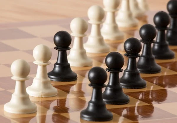 We’ve seen how chess helps children grow. We’ve seen why online learning works better than the old classroom model. And we’ve looked at some good academies in Sohar.