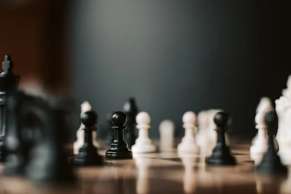 Discover the top chess academies in Salmiya, Kuwait. Learn from skilled coaches and improve your game with structured training and expert guidance.
