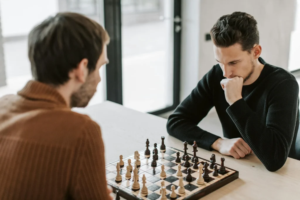 Just like schools moved to digital classrooms and music lessons now happen over Zoom, chess training has found its perfect home online. Not because it’s trendy. But because it just works better.