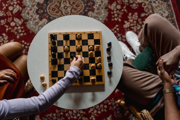 This is a local club in Sur. It runs weekly meetups and training sessions at a community center. It’s good for kids who want to try chess as a hobby. But there’s no fixed curriculum. Coaches are volunteers or part-time players.