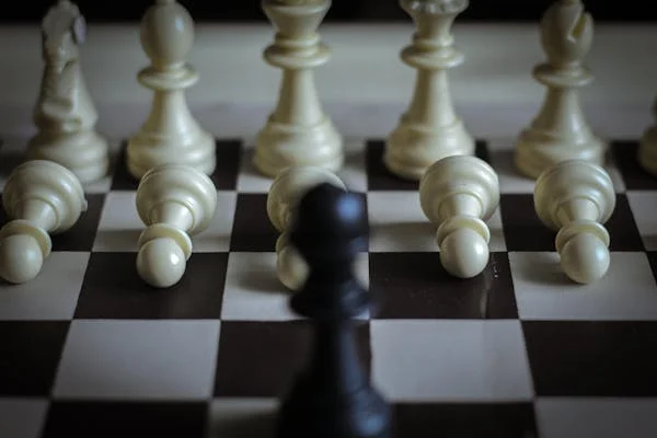 Community, Without the Crowds
Global platforms like Global School of Chess build online communities. Students compete in friendly online tournaments, share ideas, and learn together — all without ever feeling left out or unnoticed.