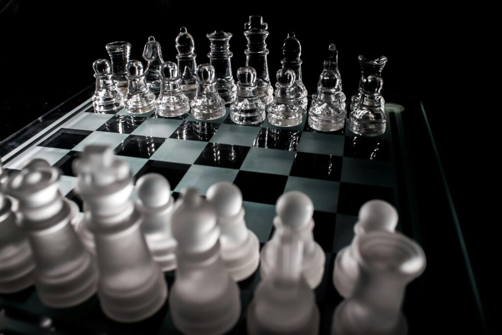 And the lessons aren’t random. They follow a step-by-step curriculum. New students begin with basics — how each piece moves, how to checkmate, how to spot tactics. As they grow, they move to deeper lessons — strategy, endgames, tournament prep, and more.
