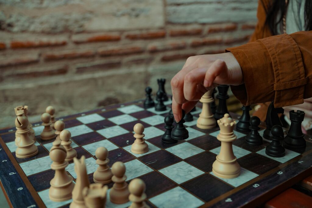 Each student follows a structured plan that matches their skill level. Beginners start with the basics. Advanced players work on deeper strategies. Every lesson builds on the last. There’s no guessing. No confusion.