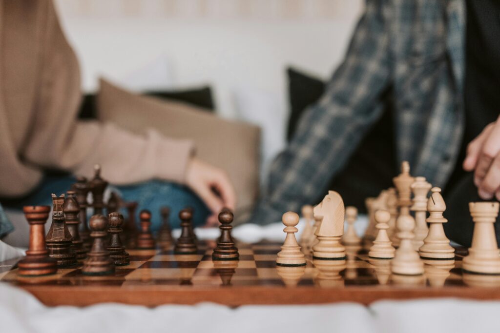 Most online programs ignore parents. Global School of Chess includes them. Parents get regular updates, progress reports, coach feedback, and even tips to help kids practice at home. This builds trust and loyalty—and helps the child improve faster.